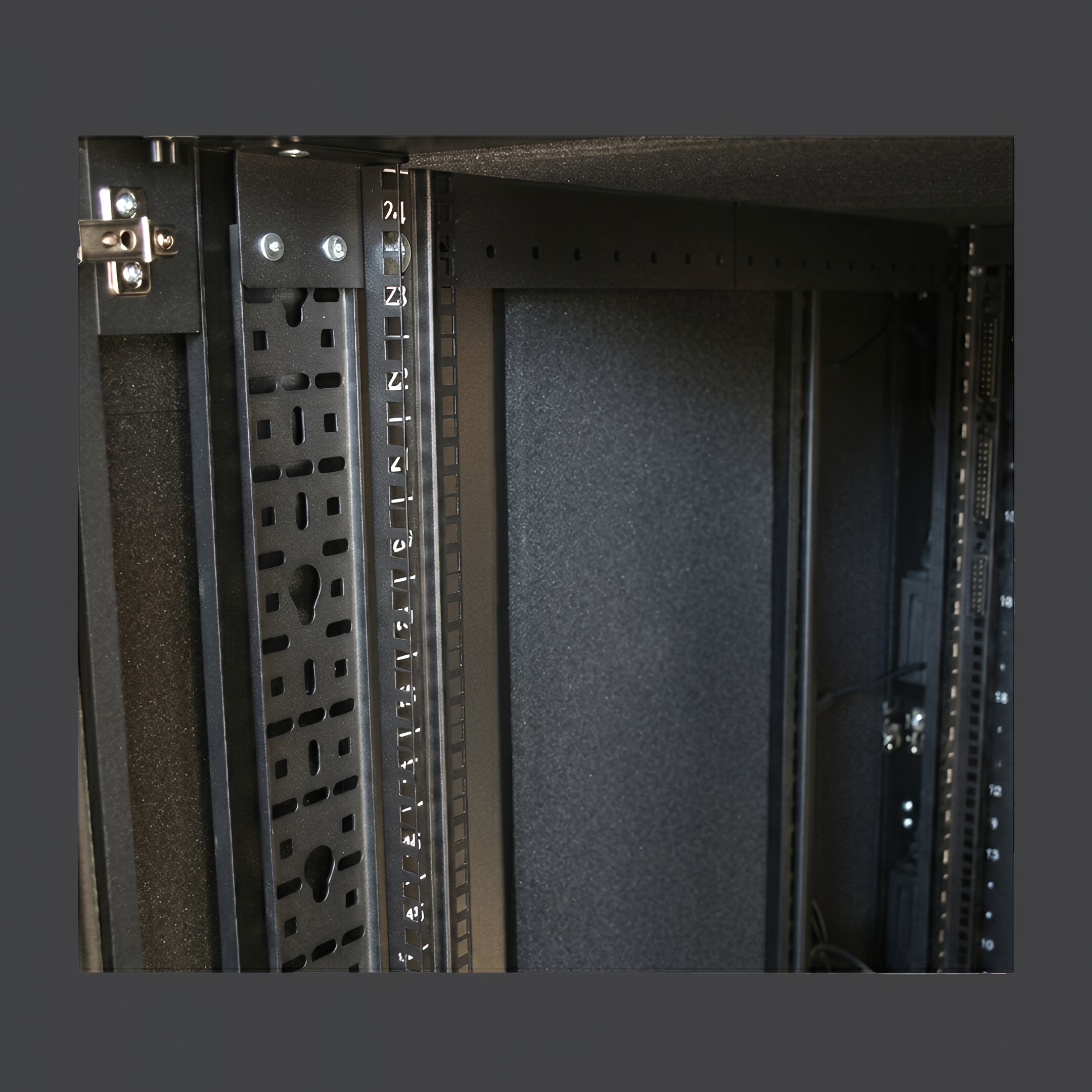 رک عایق صوت APC NetShelter CX 24U - تصویر 10